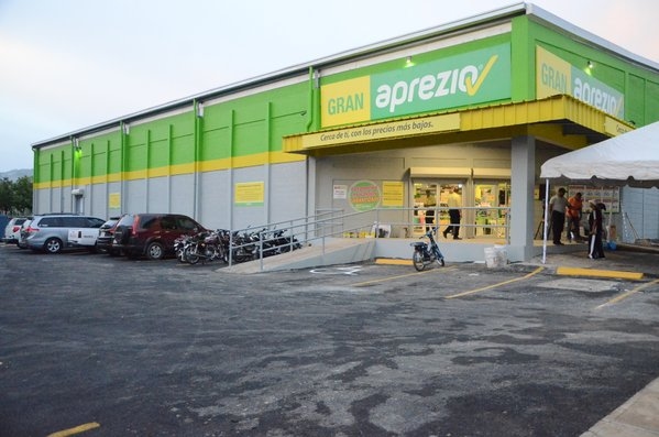 Grupo Ramos inaugura un nuevo Aprezio en Santo Domingo Este